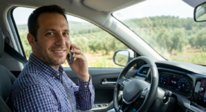 נהג רגוע ברכבו לאחר שהבין מה זה תחזוקה חזויה ברכב ונהנה משירותי דרך בכל הארץ.
