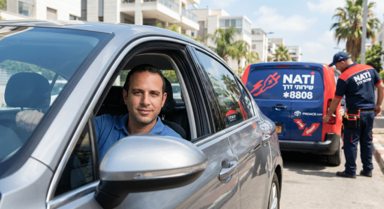 נהג רגוע ברכבו לאחר החלפת שמשה דרך ביטוח ישיר עם נתי שירותי דרך בכל הארץ.